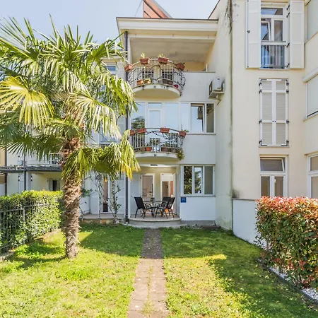 Apartman Mima In Mit Garten In Strandnaehe Porec