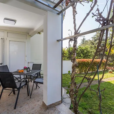 Mima In Mit Garten In Strandnaehe Poreč